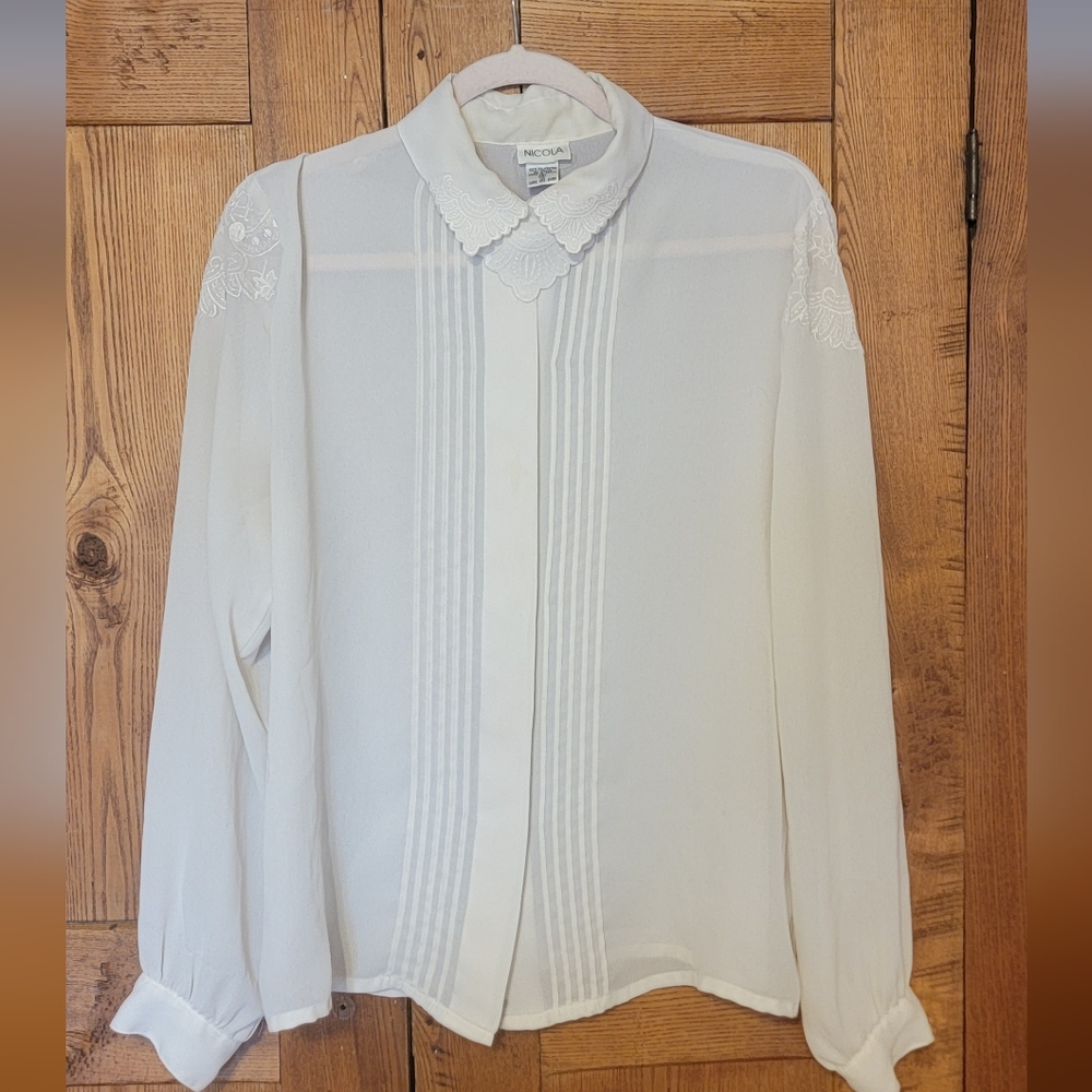 Vintage NICOLA Ivory Scalloped Collar Pintuck Blouse